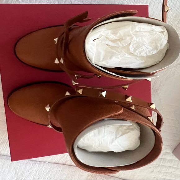 Valentino Garavani | BRAND NEW
Rockstud leather ankle boots
41 - Picture 5 of 6